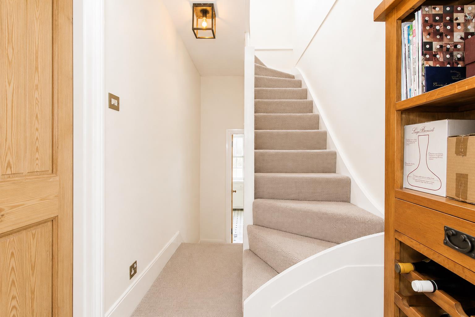 Westmead road, Sutton
